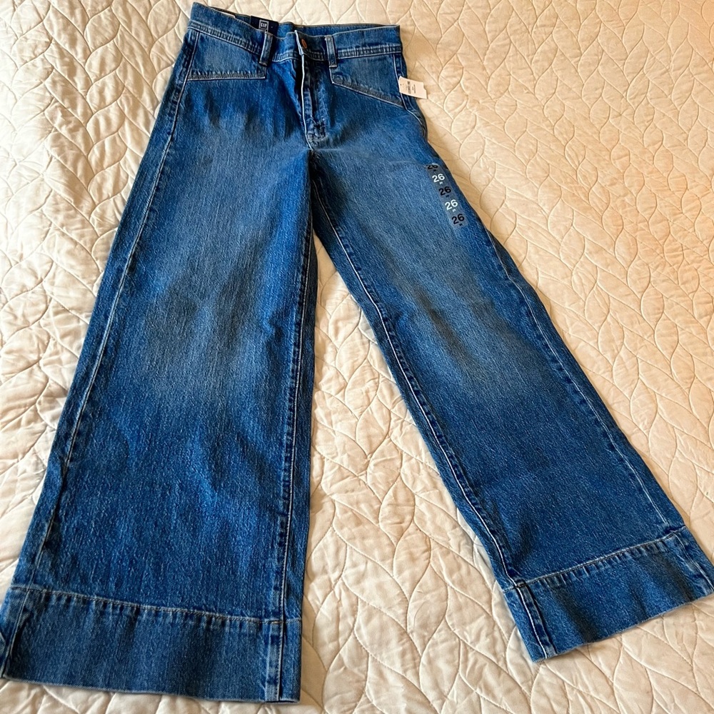 COPY - NWT Gap Wide Leg Sky High Jeans size 26